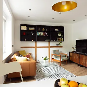 Appartement Large Two Bedroom Family App - Free Parking